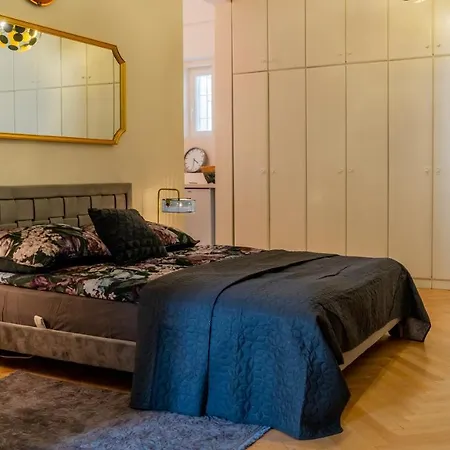 Astoria Deluxe Apartament