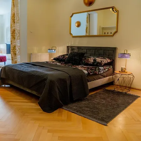 Astoria Deluxe * Budapest